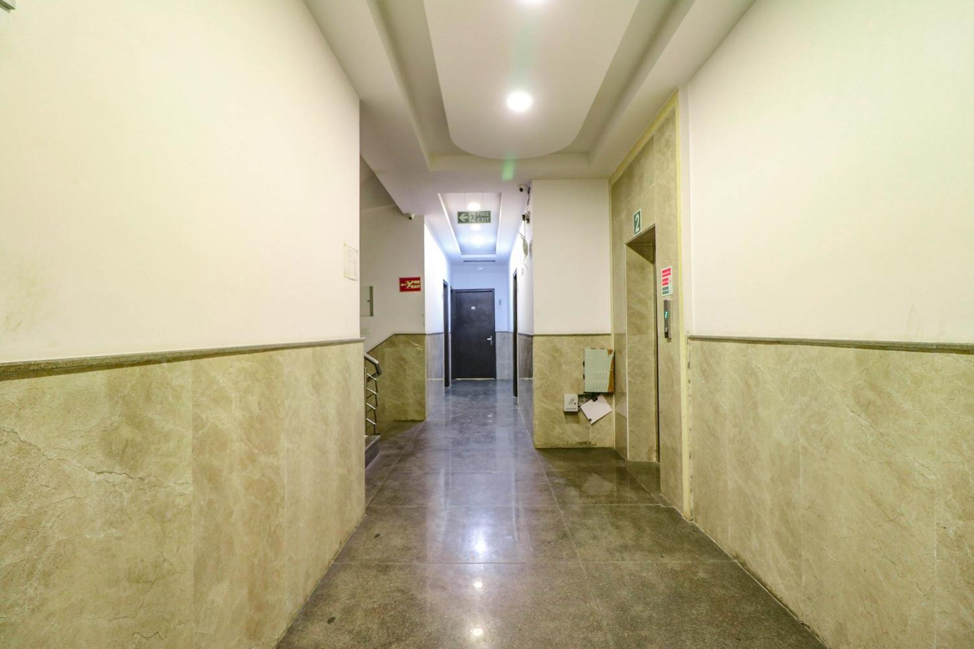 Hotel Olive Zone Near Delhi Airport Нью-Дели Экстерьер фото