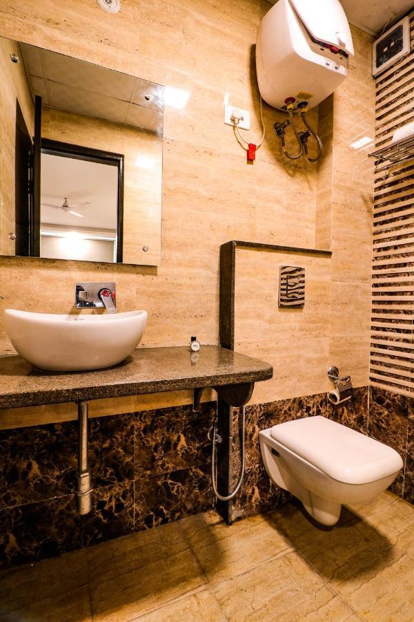 Hotel Olive Zone Near Delhi Airport Нью-Дели Экстерьер фото