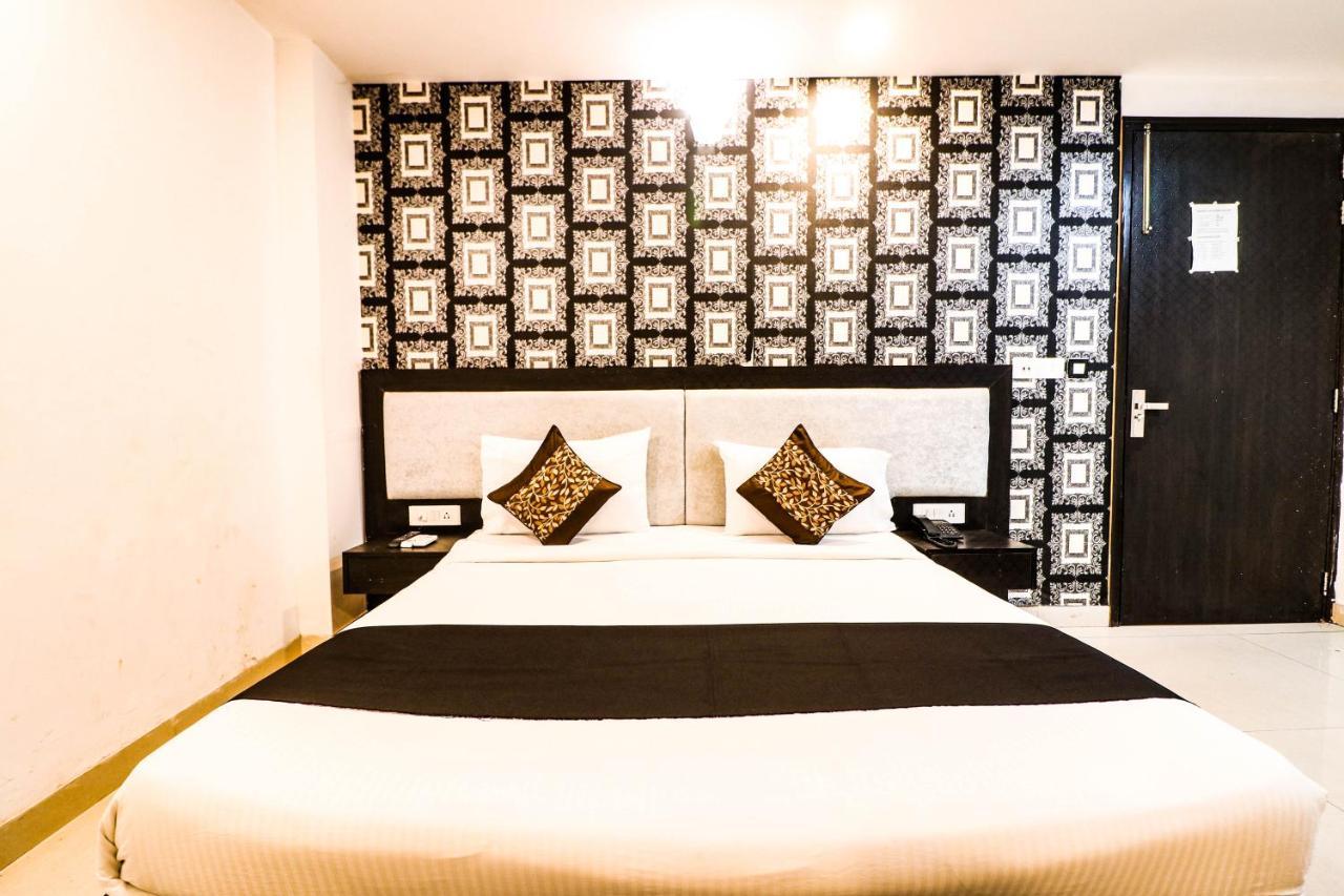 Hotel Olive Zone Near Delhi Airport Нью-Дели Экстерьер фото