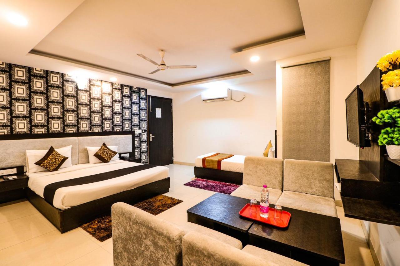 Hotel Olive Zone Near Delhi Airport Нью-Дели Экстерьер фото