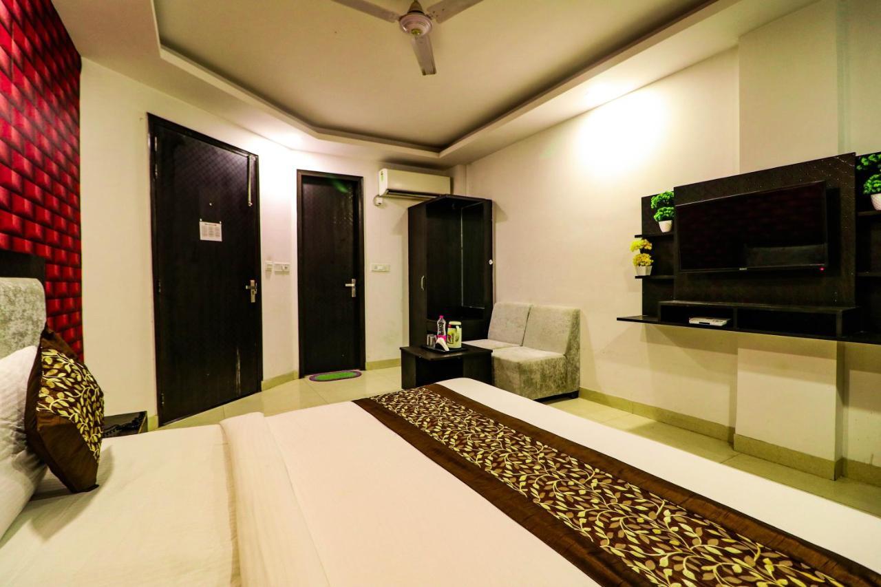 Hotel Olive Zone Near Delhi Airport Нью-Дели Экстерьер фото