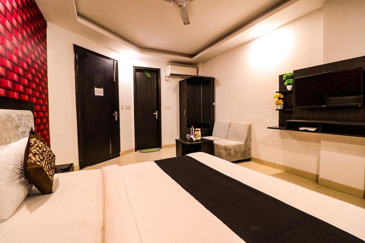 Hotel Olive Zone Near Delhi Airport Нью-Дели Экстерьер фото