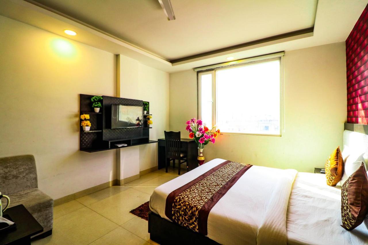 Hotel Olive Zone Near Delhi Airport Нью-Дели Экстерьер фото