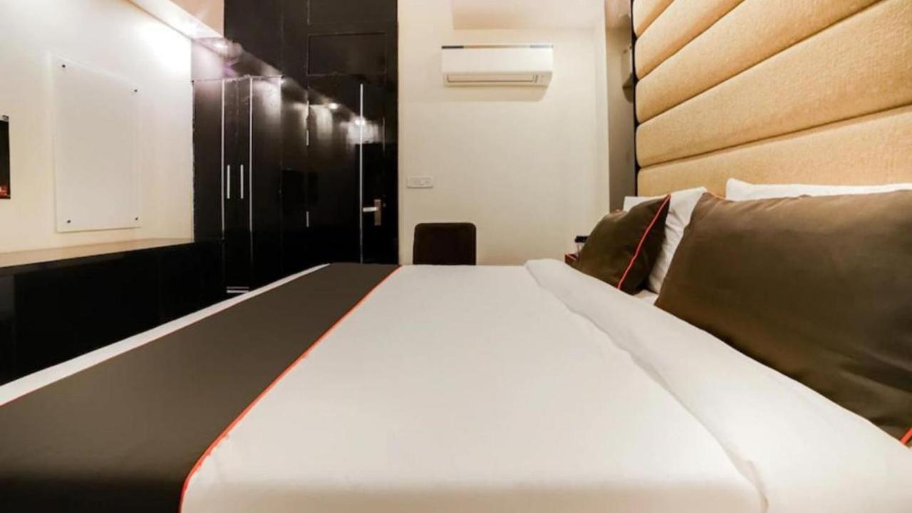Hotel Olive Zone Near Delhi Airport Нью-Дели Экстерьер фото
